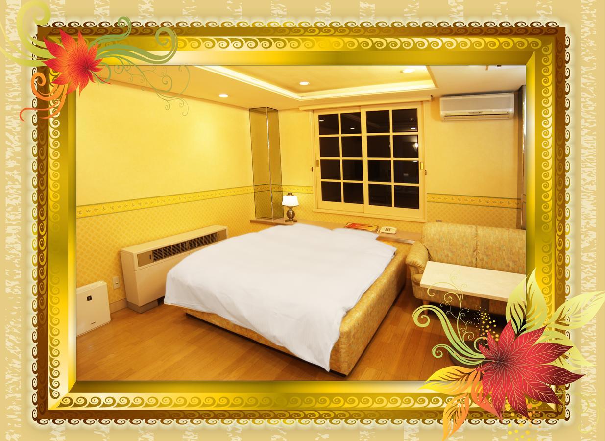 Kyoto Hotel Crown (Adults Only) Dış mekan fotoğraf