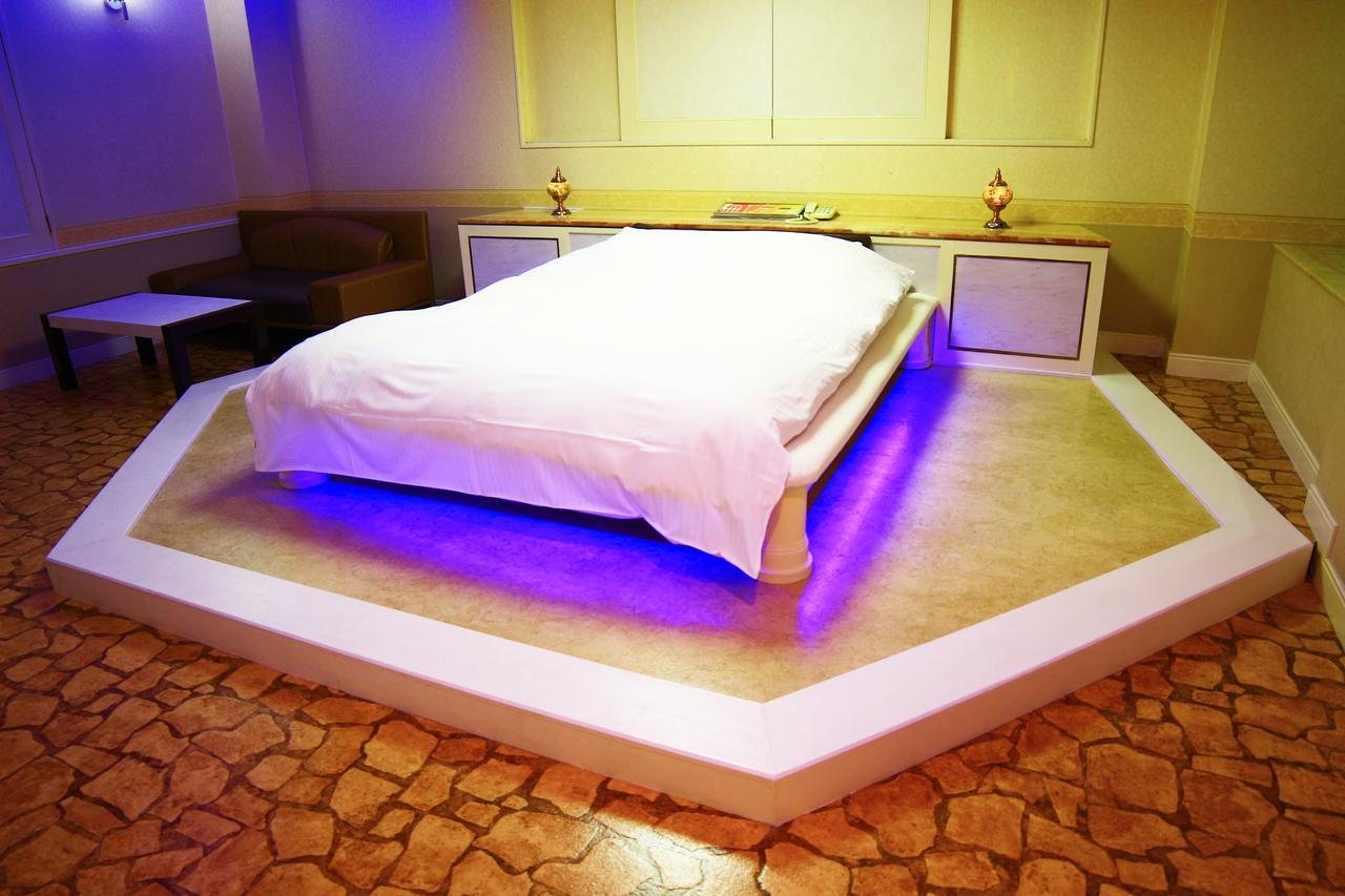 Kyoto Hotel Crown (Adults Only) Dış mekan fotoğraf