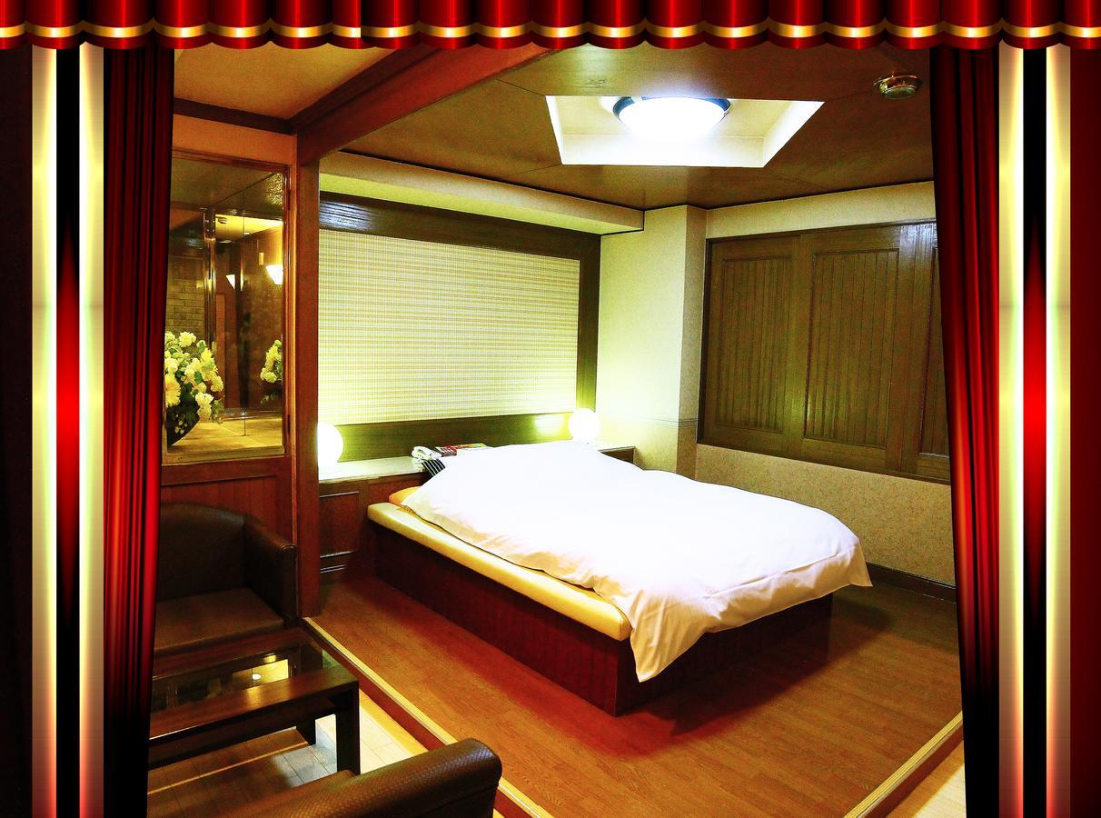 Kyoto Hotel Crown (Adults Only) Dış mekan fotoğraf