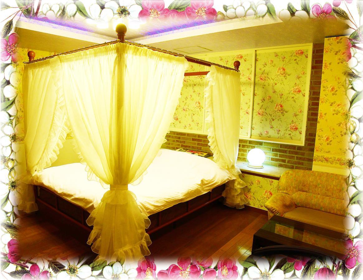 Kyoto Hotel Crown (Adults Only) Dış mekan fotoğraf