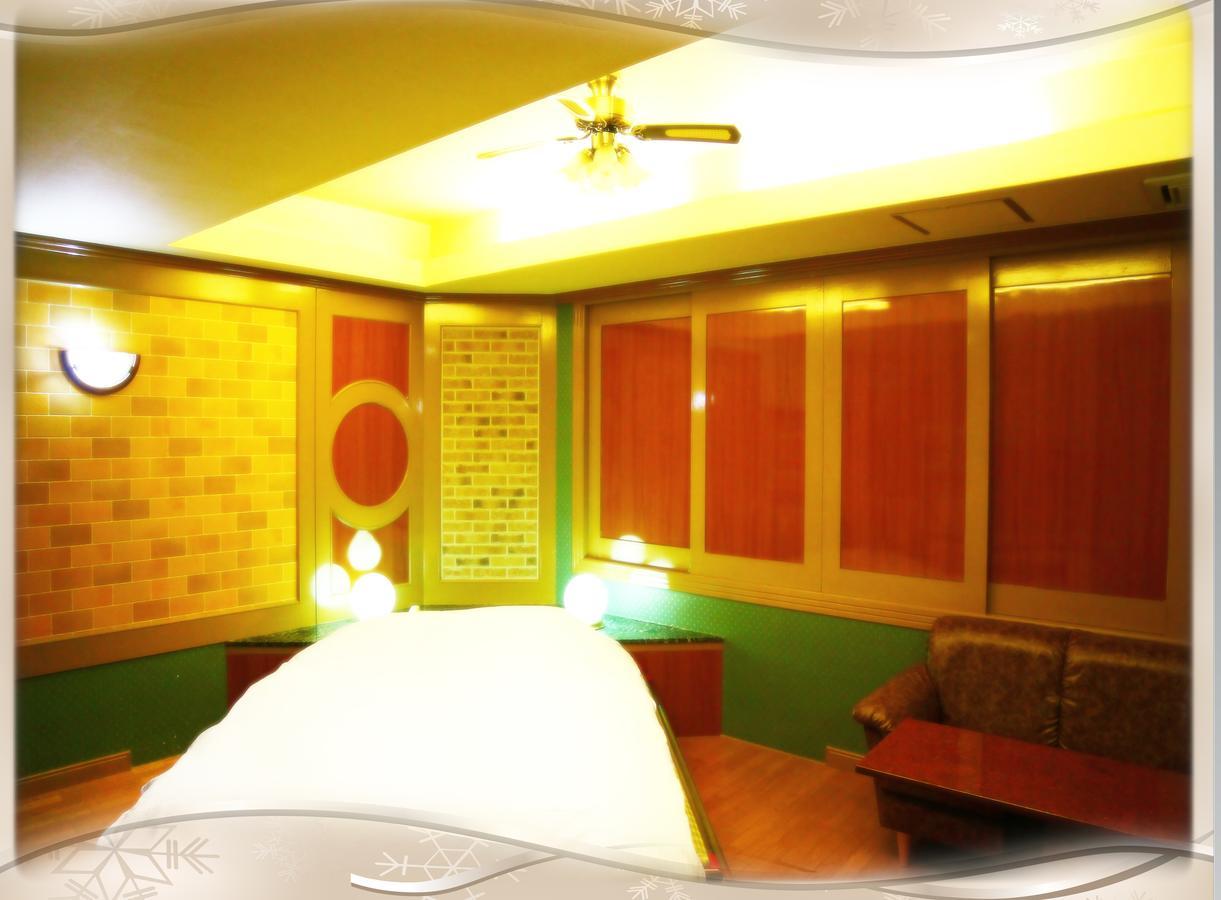 Kyoto Hotel Crown (Adults Only) Dış mekan fotoğraf