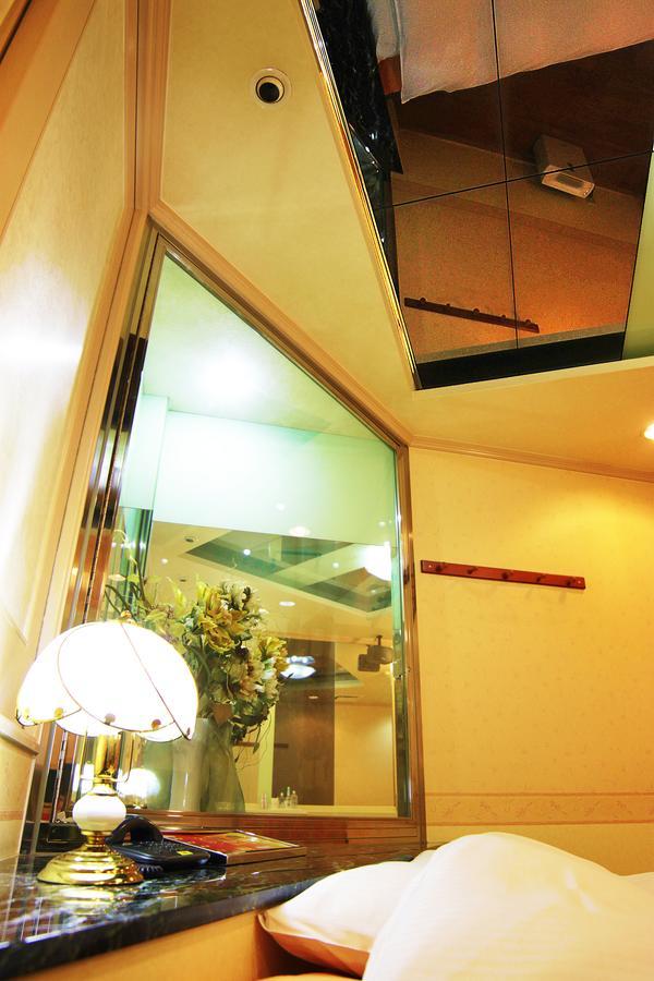 Kyoto Hotel Crown (Adults Only) Dış mekan fotoğraf